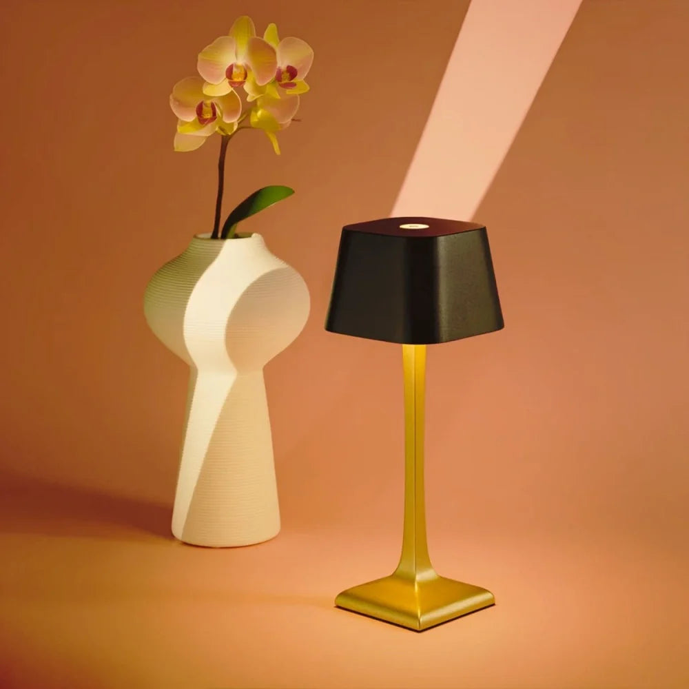Eleganza™ Lámpara de mesa