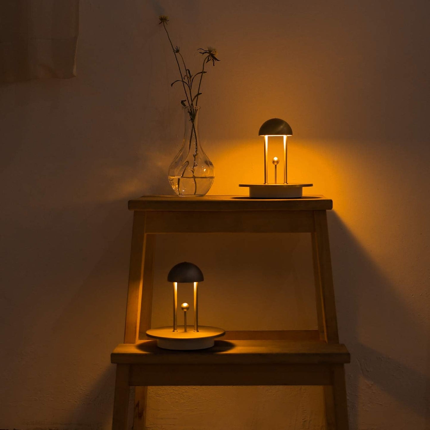 Timeless balance table lamp
