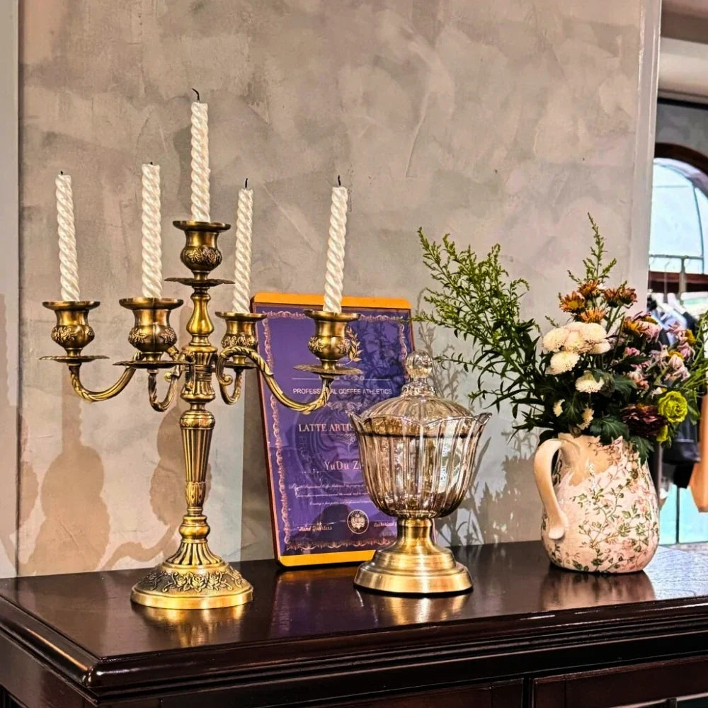 GildedNocturne™ Candelabro