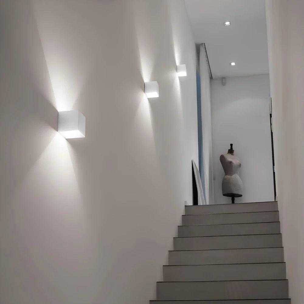 Lámpara de pared ajustable