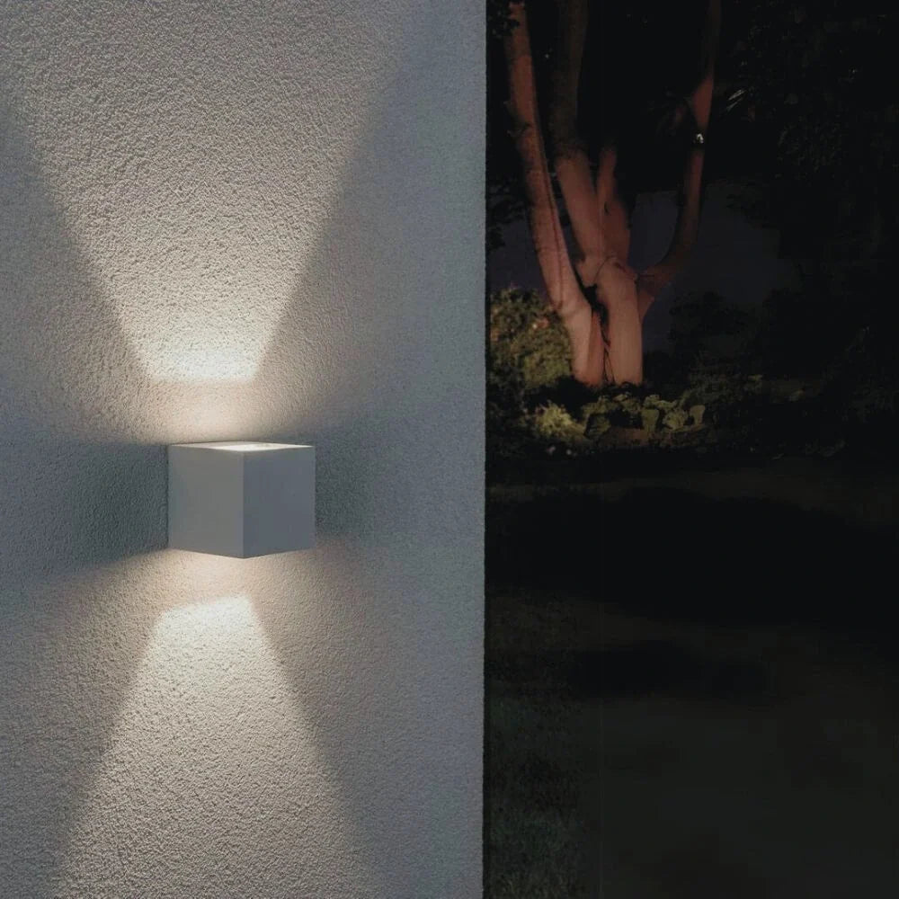 Lámpara de pared ajustable