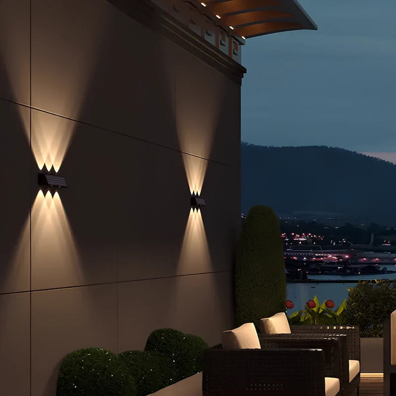 Solar wall light
