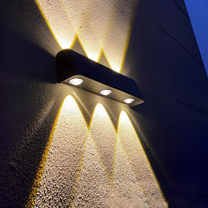 Solar wall light