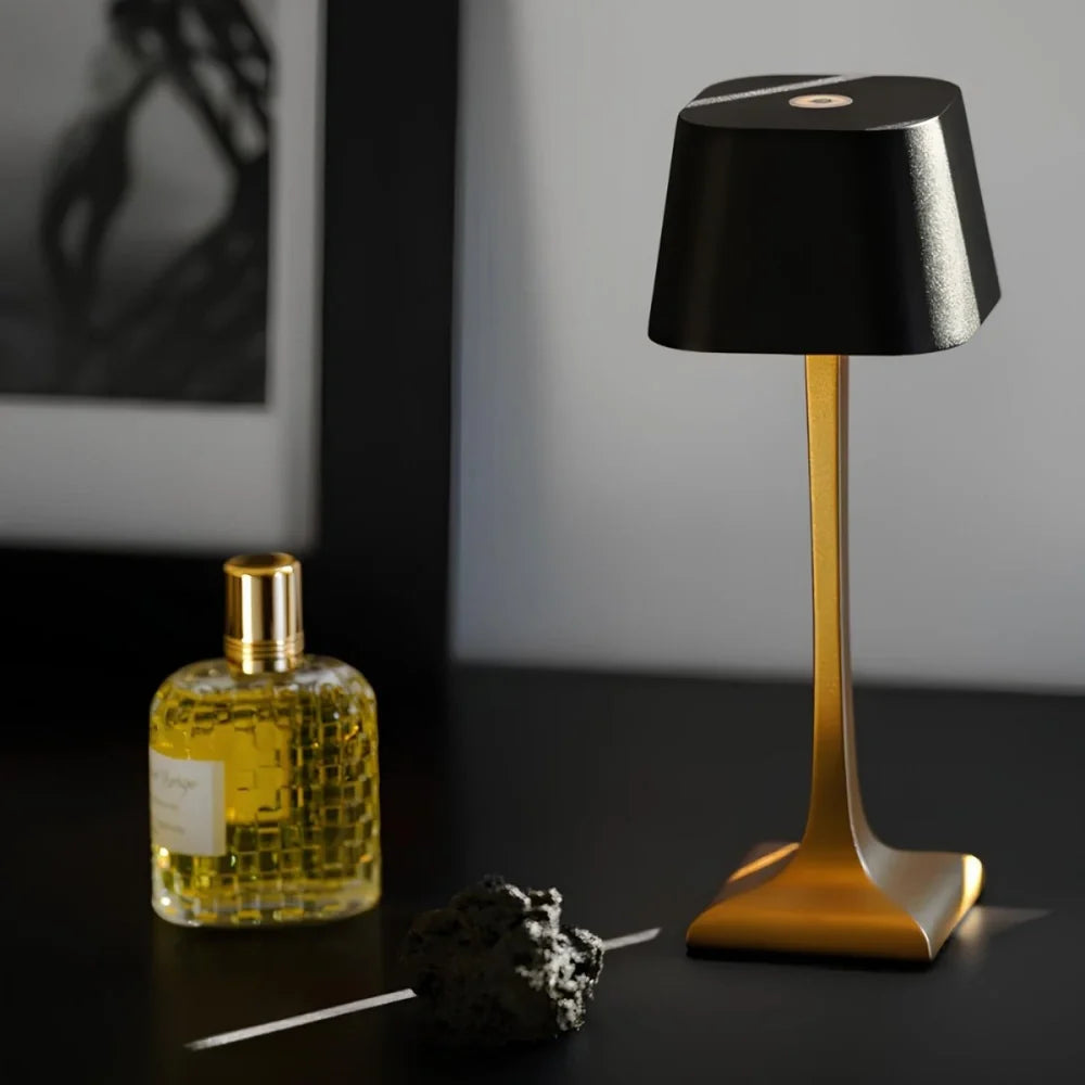 Eleganza™ Lámpara de mesa