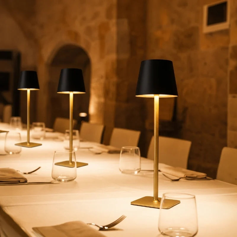Lámpara de mesa alta regulable