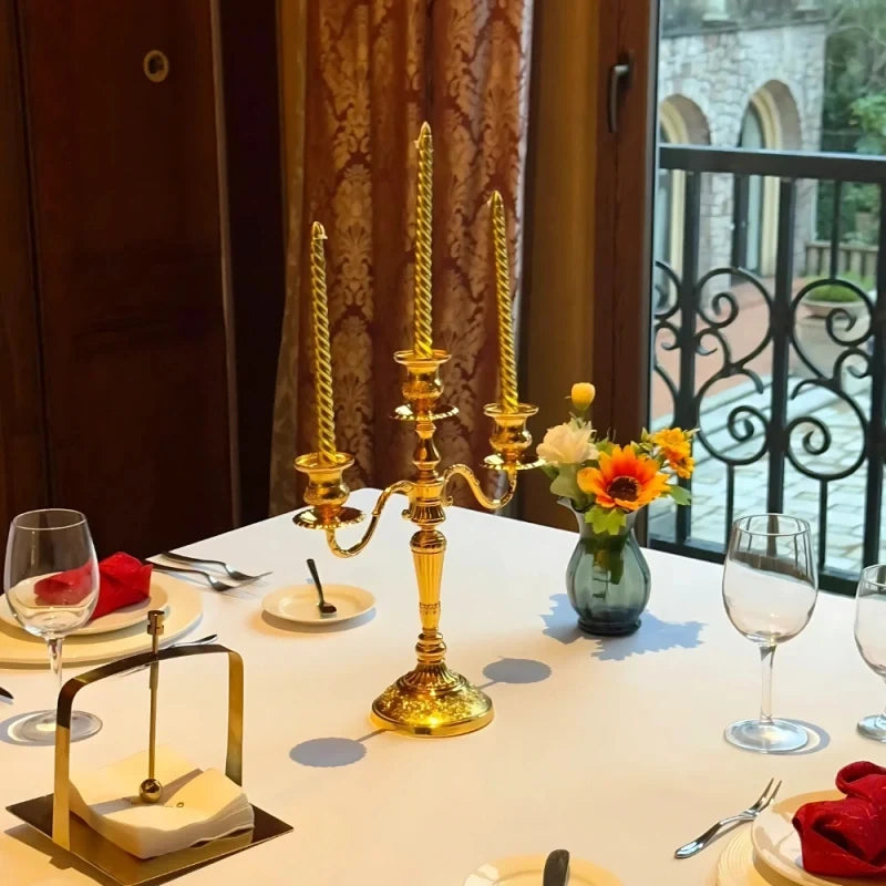 GildedNocturne™ Candelabro