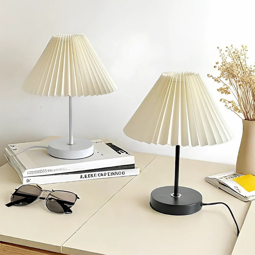 Pleatique™ Lámpara de mesa