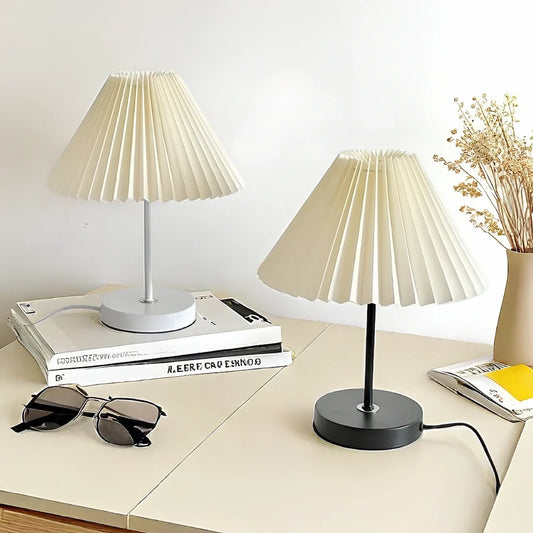 Pleatique™ Lámpara de mesa