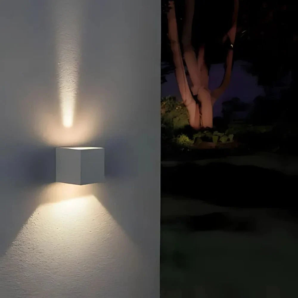 Lámpara de pared ajustable