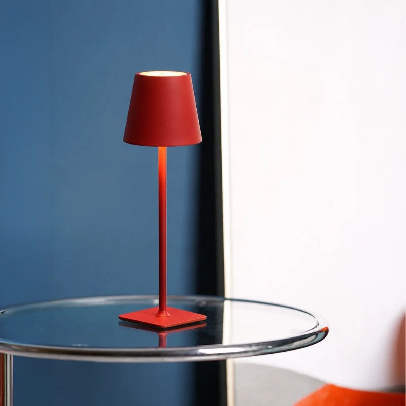 Lámpara de mesa alta regulable