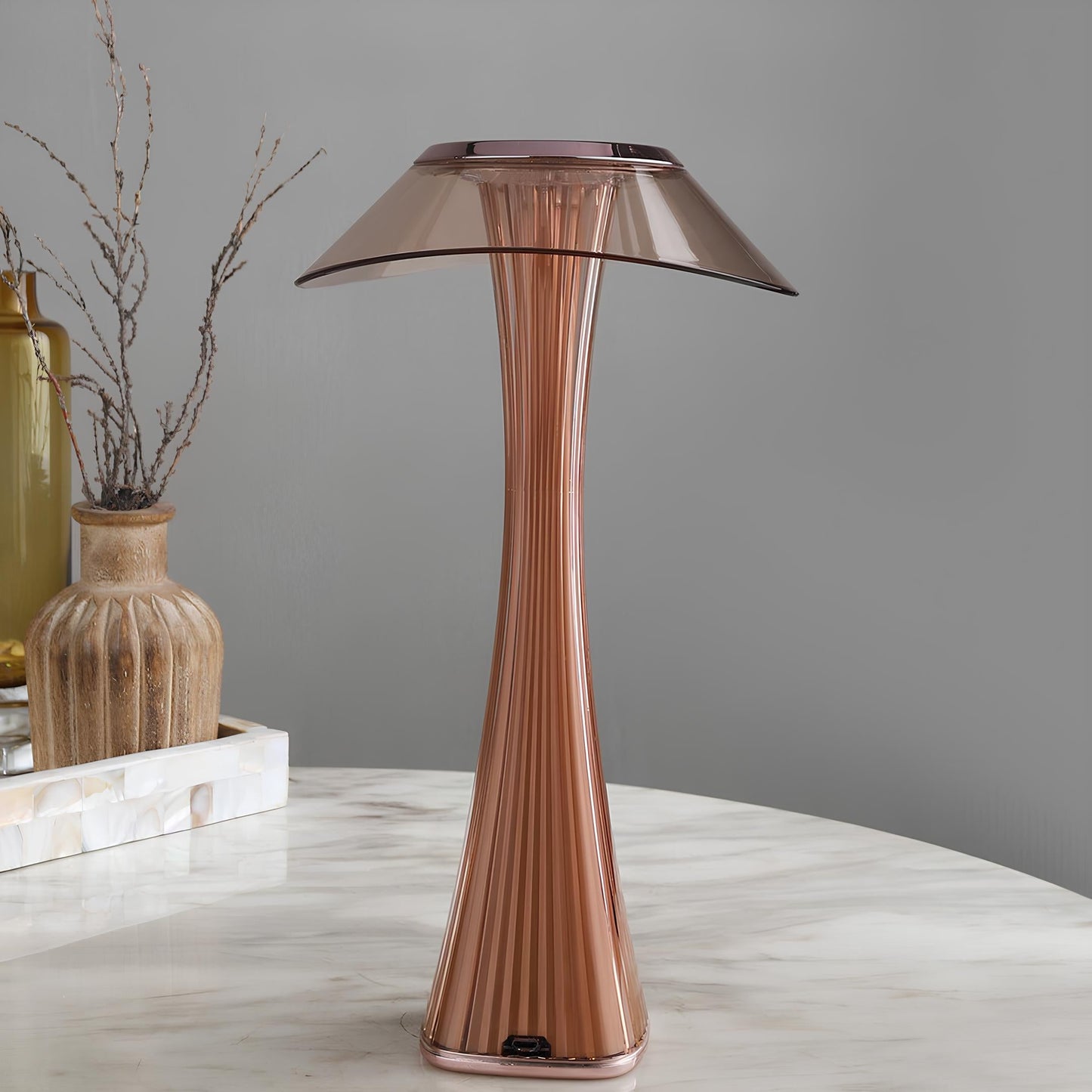 Sculpted flame lamp