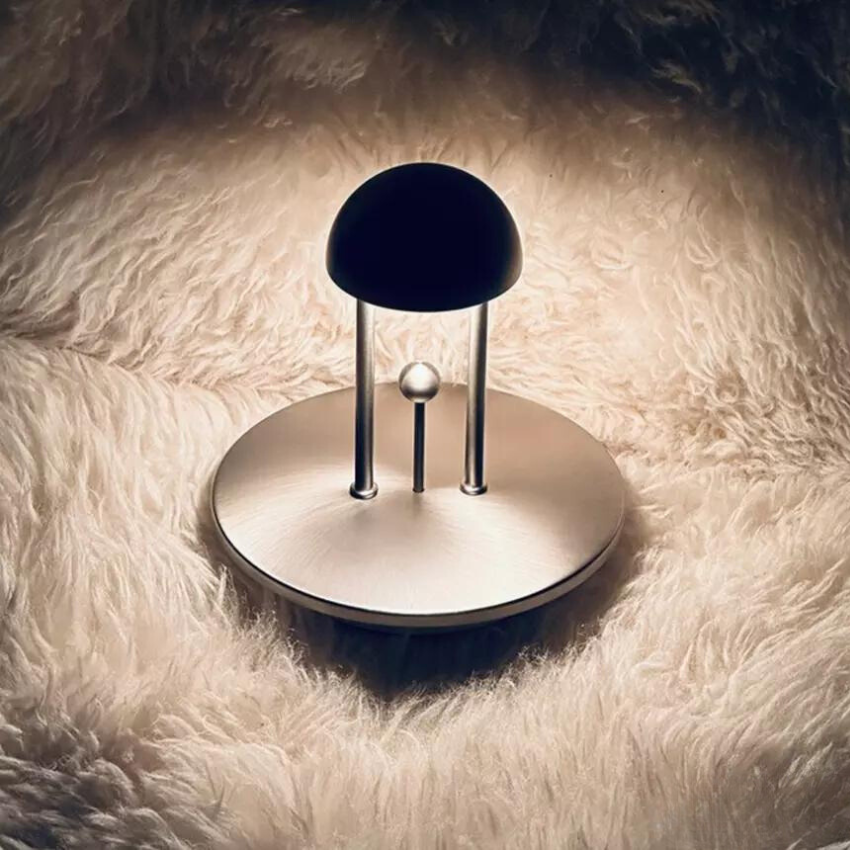 Timeless balance table lamp