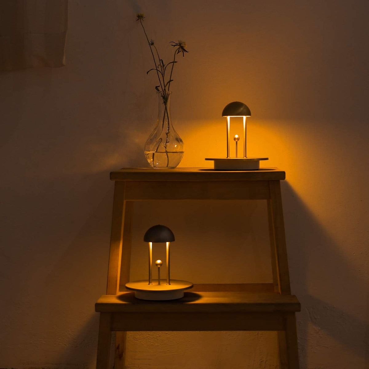 Timeless balance table lamp