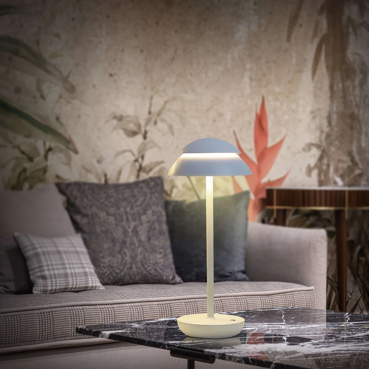 Luminous prestige lamp