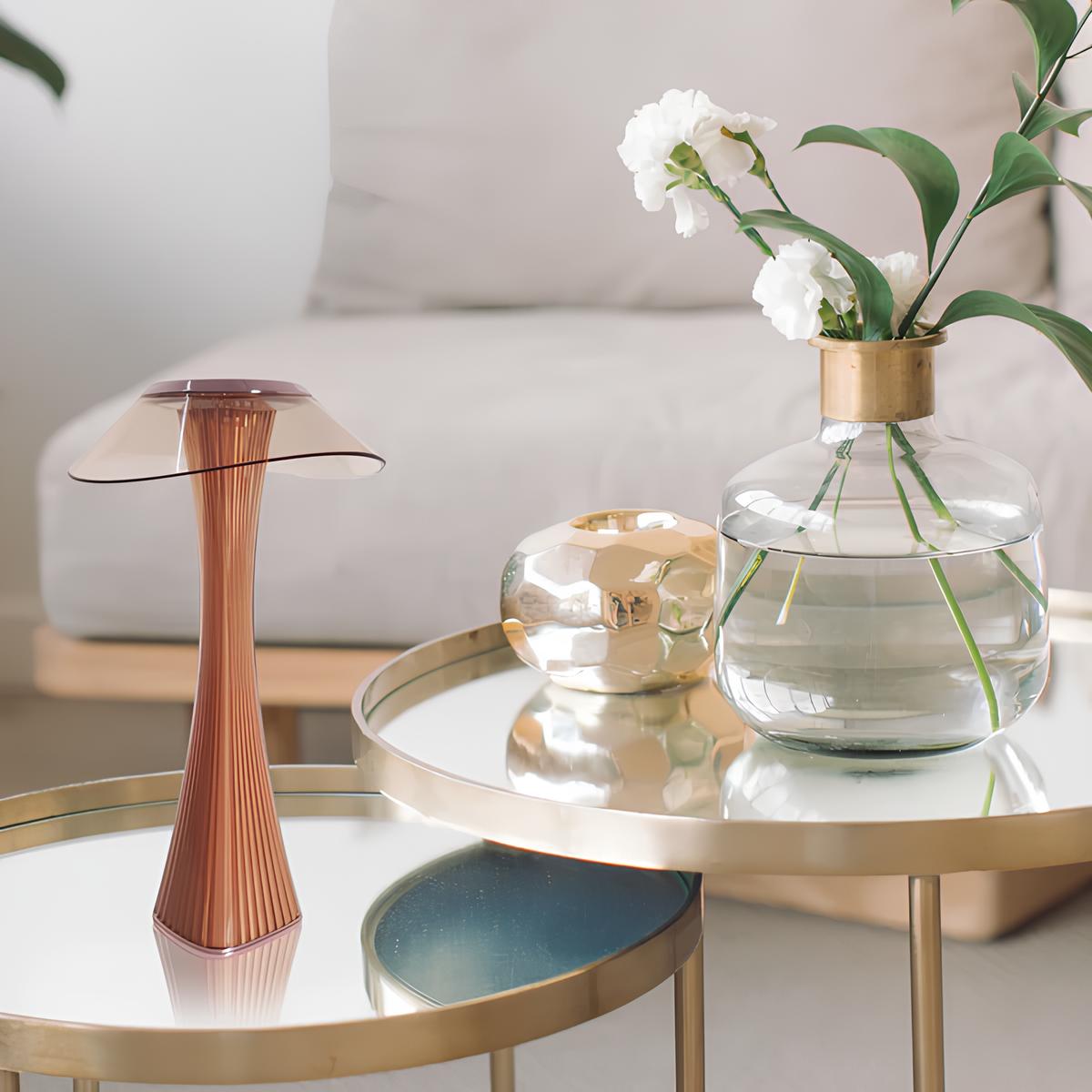 Sculpted flame lamp