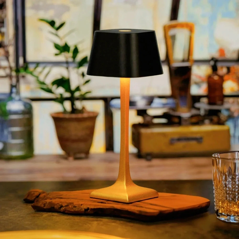 Eleganza™ Lámpara de mesa