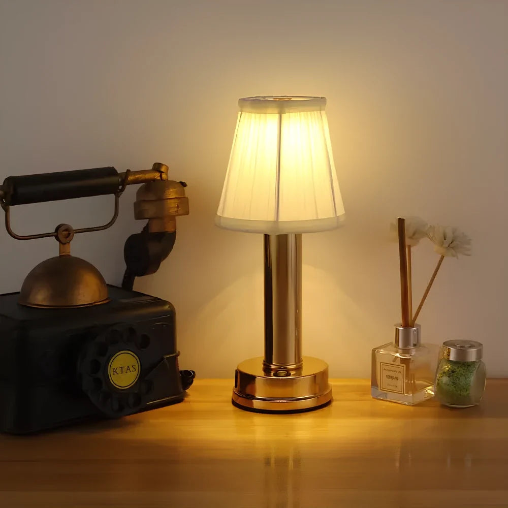 Lámpara de mesa retro elegante
